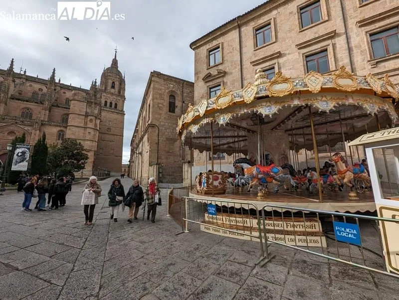 Nuevo carrusel en la plaza de Anaya. Foto de David Sañudo