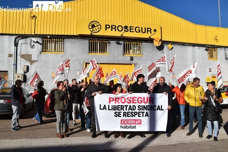 Protesta de CCOO ante la sede de Prosegur en Salamanca. Foto de Vanesa Martins