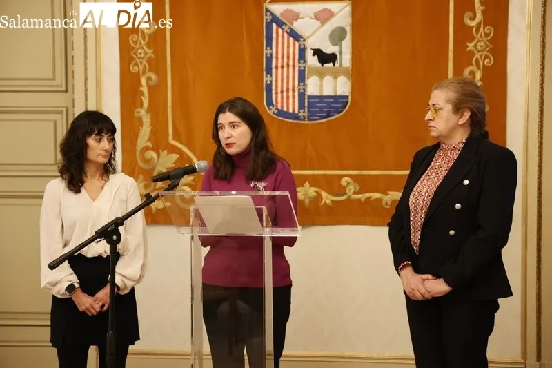 El Ayuntamiento de Salamanca acogía esta mañana la presentación del cupón de la ONCE dedicado al Día Internacional para la Eliminación de la Violencia contra la Mujer. Foto de David Sañudo