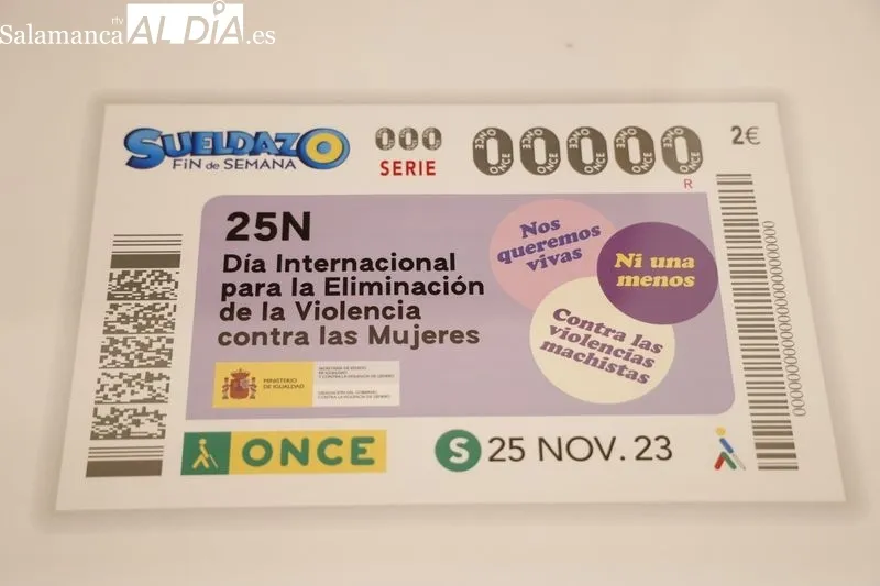 El Ayuntamiento de Salamanca acogía esta mañana la presentación del cupón de la ONCE dedicado al Día Internacional para la Eliminación de la Violencia contra la Mujer. Foto de David Sañudo
