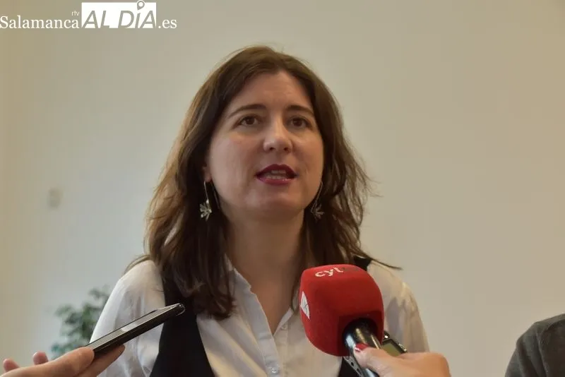 La concejala de Familia e Igualdad de Oportunidades, Miryam Rodríguez, asiste a la apertura del curso de formación en alternancia en hostelería, en colaboración con Asprodes. Foto Vanesa Martins