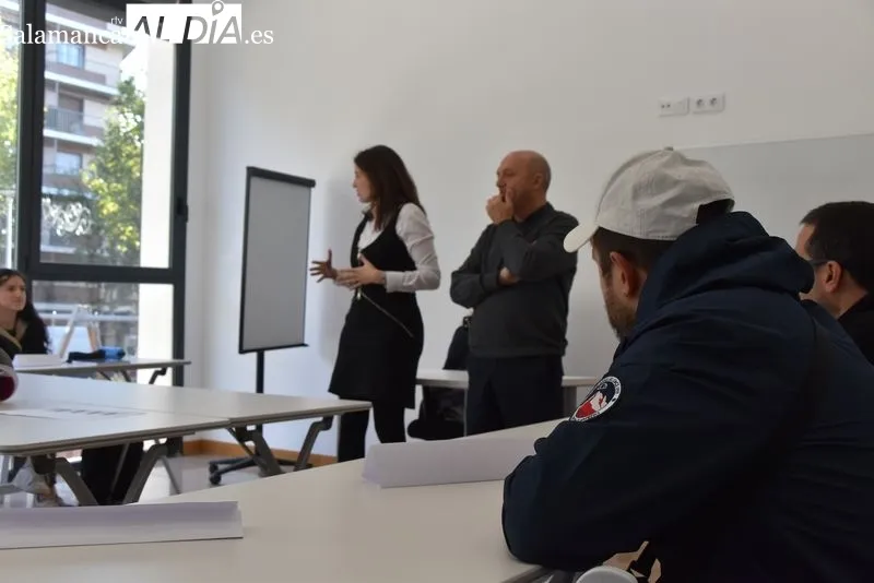 La concejala de Familia e Igualdad de Oportunidades, Miryam Rodríguez, asiste a la apertura del curso de formación en alternancia en hostelería, en colaboración con Asprodes. Foto Vanesa Martins