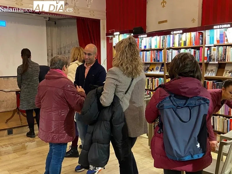 Presentación del libro de Rubén Juy en la librería Santos Ochoa