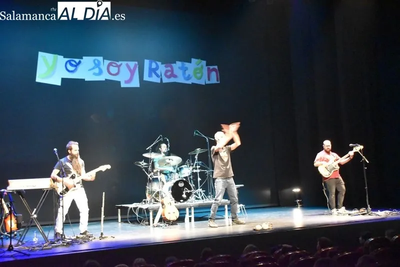 Fotos día de la Infancia en el Teatro Liceo  