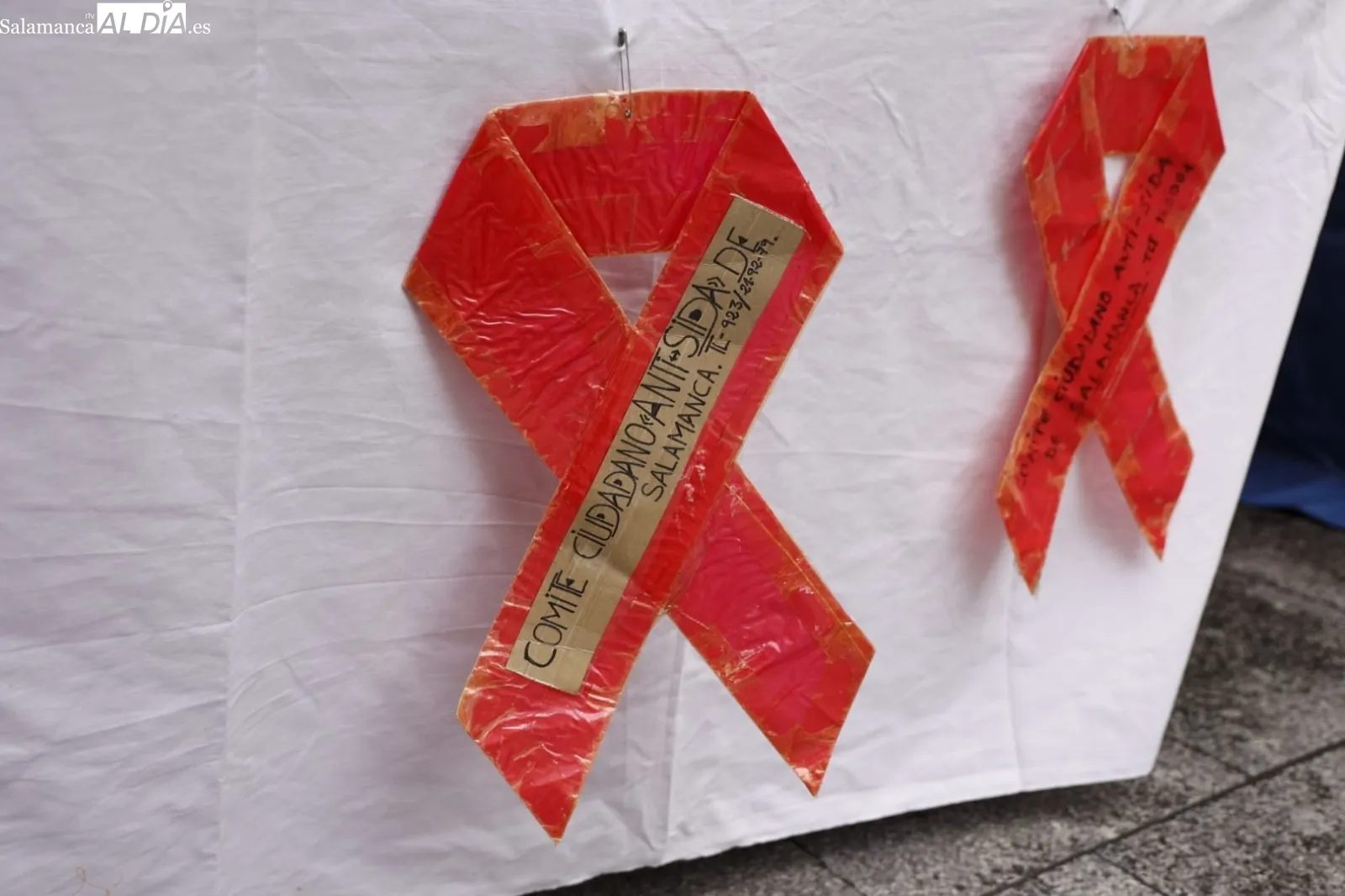 Carpa del Comité Antisida de Salamanca en la plaza Liceo. Foto de David Sañudo