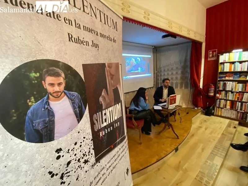 Presentación del libro de Rubén Juy en la librería Santos Ochoa