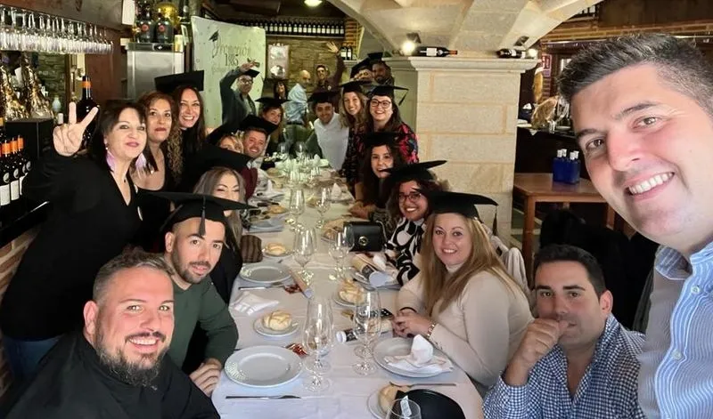 Foto 2 - Reencuentro de la promoci&oacute;n del a&ntilde;o 2001 del Colegio Santa Isabel
