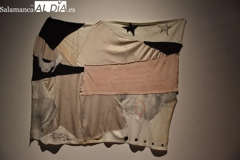 El Espacio Arte Experimental Fonseca acoge la exposición 'De lo sideral a lo visceral', del artista Darío Hernández. Foto de Vanesa Martins