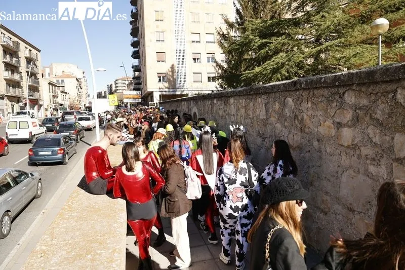 Fiestas de la  Facultad de Educación de la USAL. Foto de David Sañudo
