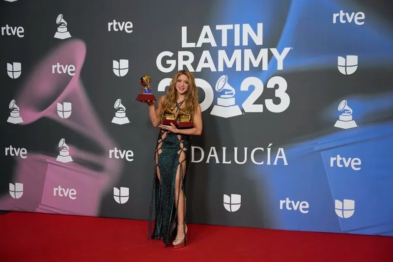 Premiados posando con sus gramófonos. Fotos EUROPA PRESS