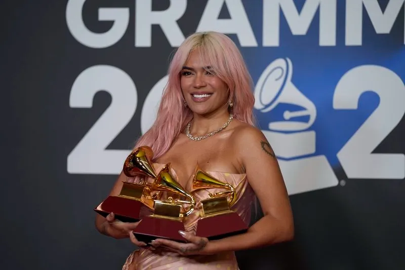 Premiados posando con sus gramófonos. Fotos EUROPA PRESS