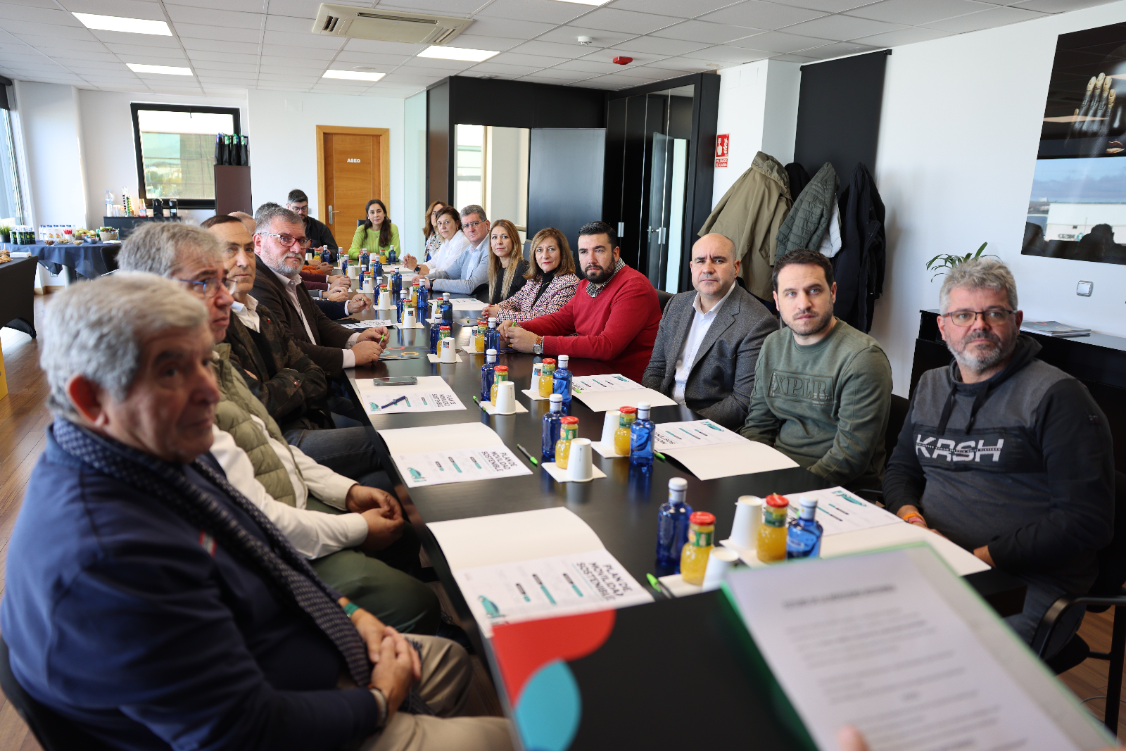 Encuentro de Nani Grupo Empresarial con alcaldes y concejales de 14 municipios de Salamanca