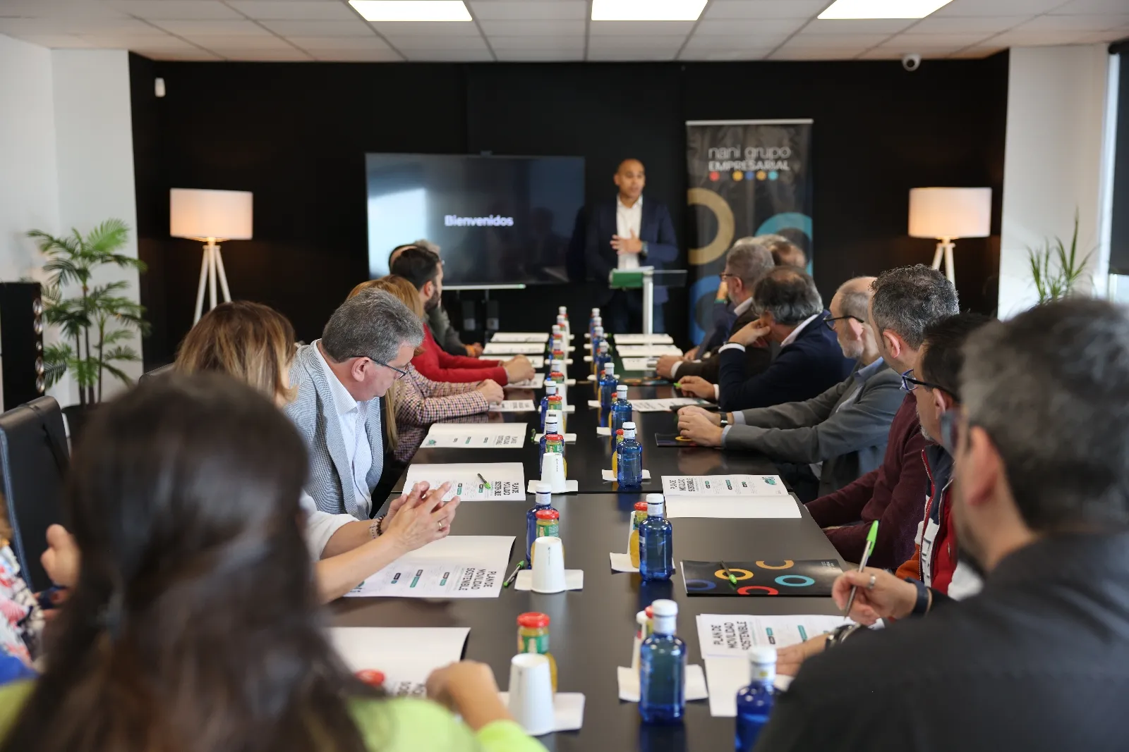 Encuentro de Nani Grupo Empresarial con alcaldes y concejales de 14 municipios de Salamanca