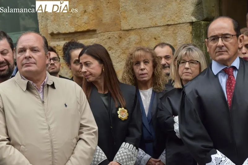 Una nueva concentración en Salamanca en defensa de la separación de poderes y contra la Ley de Amnistía | FOTOS: Vanesa Martins 