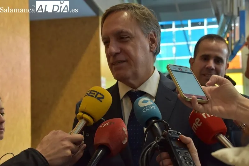 Carlos García Carbayo, visita a las personas participantes en el programa SuperSénior