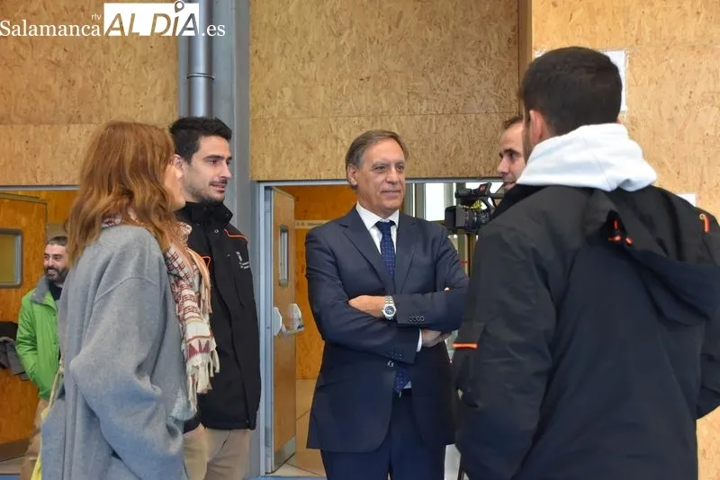 Carlos García Carbayo, visita a las personas participantes en el programa SuperSénior