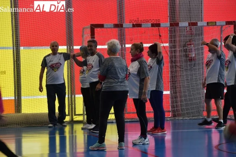 Carlos García Carbayo, visita a las personas participantes en el programa SuperSénior