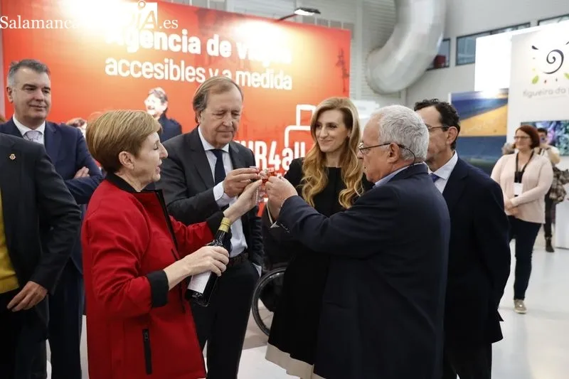 Visita a Intur del consejero de Cultura, Gonzalo Santonja. Foto de David Sañudo