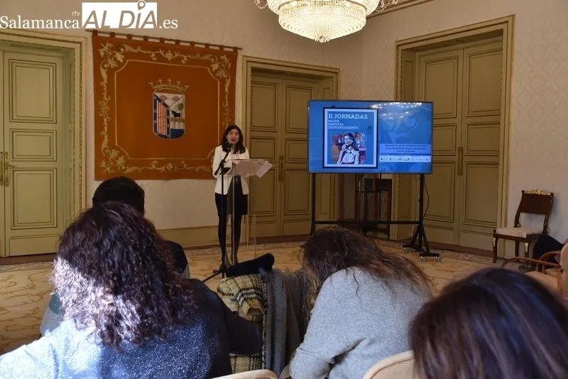 La concejala de Familia e Igualdad de Oportunidades, Miryam Rodríguez, presenta las II Jornadas ‘Mujer, Empresa y Emprendimiento’ en colaboración con la Asociación de Empresarias de Salamanca. Foto Vanesa Martins