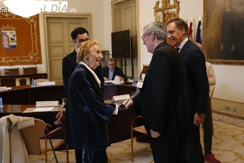 Reunión de esta mañana en el Ayuntamiento del Jurado de Honores y Distinciones de Salamanca. Foto de David Sañudo