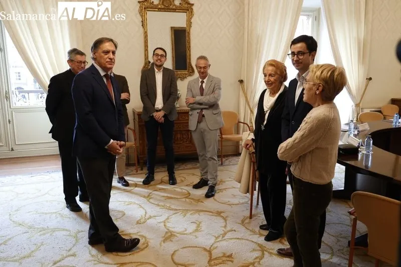 Reunión de esta mañana en el Ayuntamiento del Jurado de Honores y Distinciones de Salamanca. Foto de David Sañudo