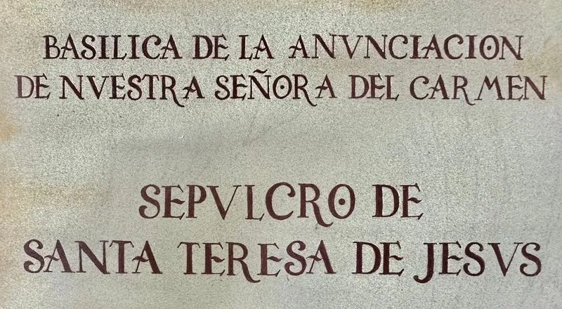 Foto 4 - El Carmelo Descalzo instala tres l&aacute;pidas conmemorativas en la Plaza de Santa Teresa