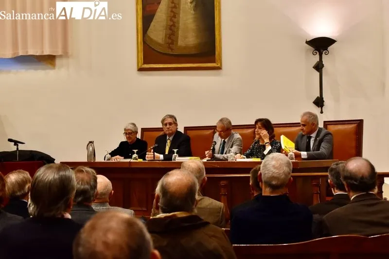 Presentación en el Aula Salinas del libro 'La Historia de la RAMSA. 50 aniversario (1971-2021)'. Foto Vanesa Martins
