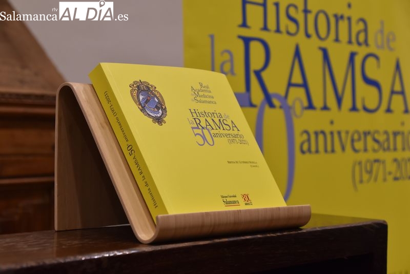 Presentación en el Aula Salinas del libro 'La Historia de la RAMSA. 50 aniversario (1971-2021)'. Foto Vanesa Martins