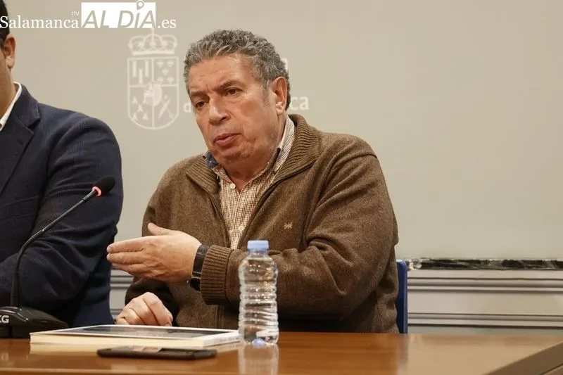 Presentación en la Diputación del libro 'Memoria e identidad. Un viaje atemporal'. Foto de David Sañudo