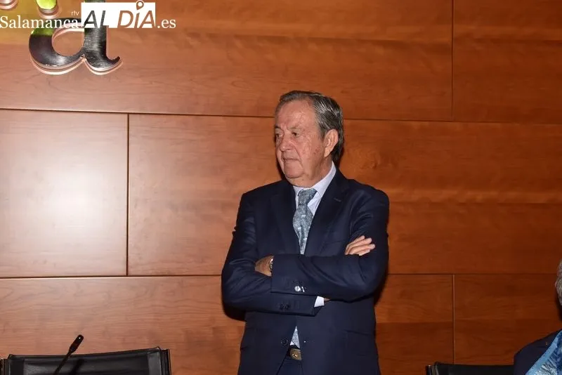 Entrega de las Medallas de Oro de la Cámara de Comercio a El Viti, el Niño Capea y Julio Robles