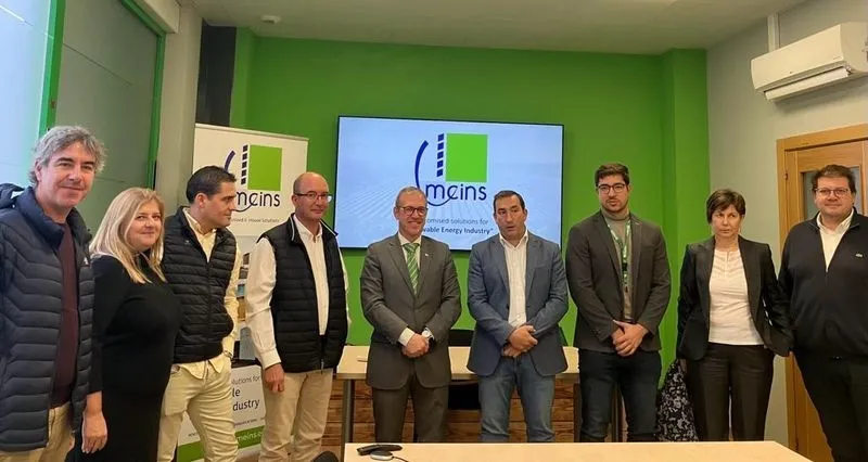 El consejero de Industria, Comercio y Empleo, Mariano Veganzones, ha visitado la empresa Meins de Salamanca
