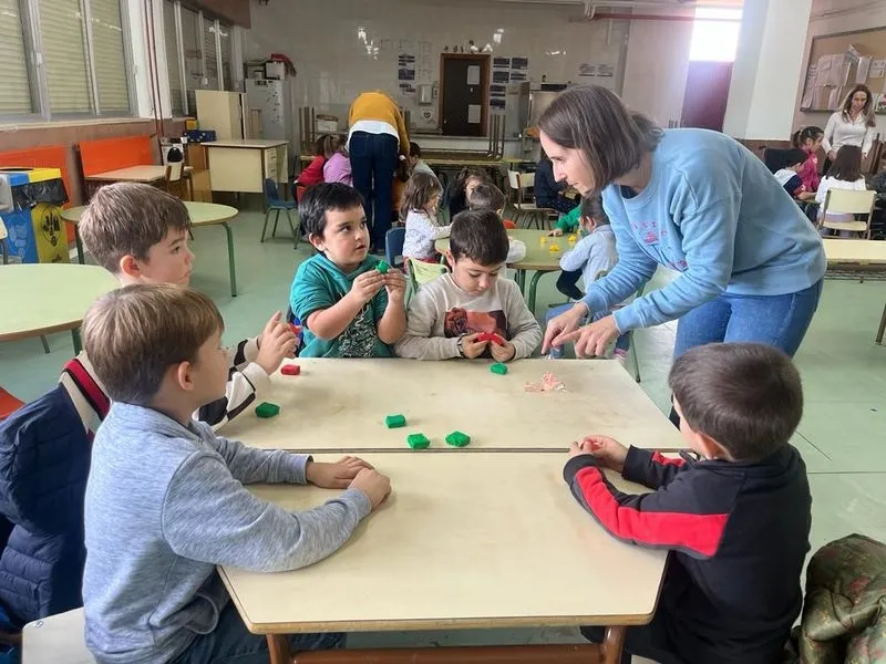 Escolares de Matilla de los Caños en una charla micológica