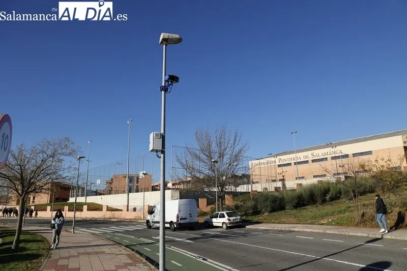 Nuevos radares de tramo en el barrio de Huerta Otea. Foto de David Sañudo