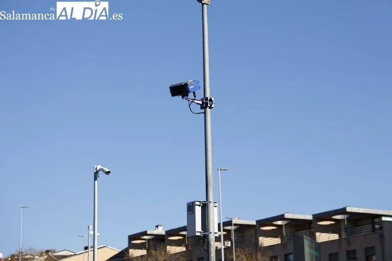 Nuevos radares de tramo en el barrio de Huerta Otea. Foto de David Sañudo