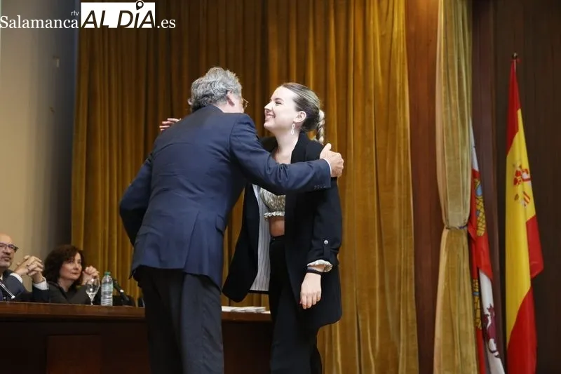 Entrega de los reconocimientos de la Facultad de Ciencias y de Química de la USAL, del curso 2022-23, para los estudiantes con mejores expedientes y el personal que alcanza la jubilación. Foto David Sañudo