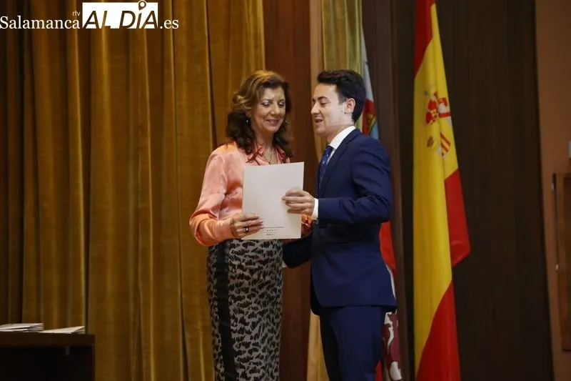 Entrega de los reconocimientos de la Facultad de Ciencias y de Química de la USAL, del curso 2022-23, para los estudiantes con mejores expedientes y el personal que alcanza la jubilación. Foto David Sañudo
