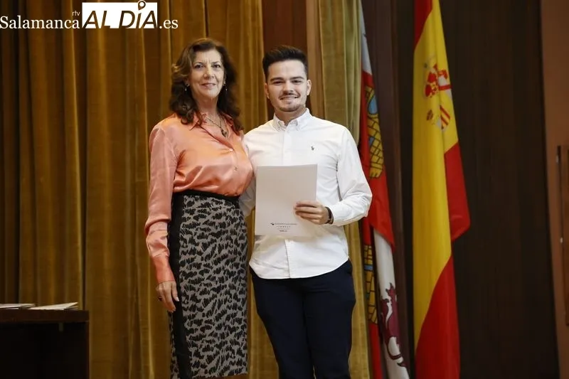 Entrega de los reconocimientos de la Facultad de Ciencias y de Química de la USAL, del curso 2022-23, para los estudiantes con mejores expedientes y el personal que alcanza la jubilación. Foto David Sañudo