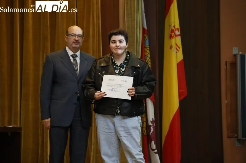 Entrega de los reconocimientos de la Facultad de Ciencias y de Química de la USAL, del curso 2022-23, para los estudiantes con mejores expedientes y el personal que alcanza la jubilación. Foto David Sañudo