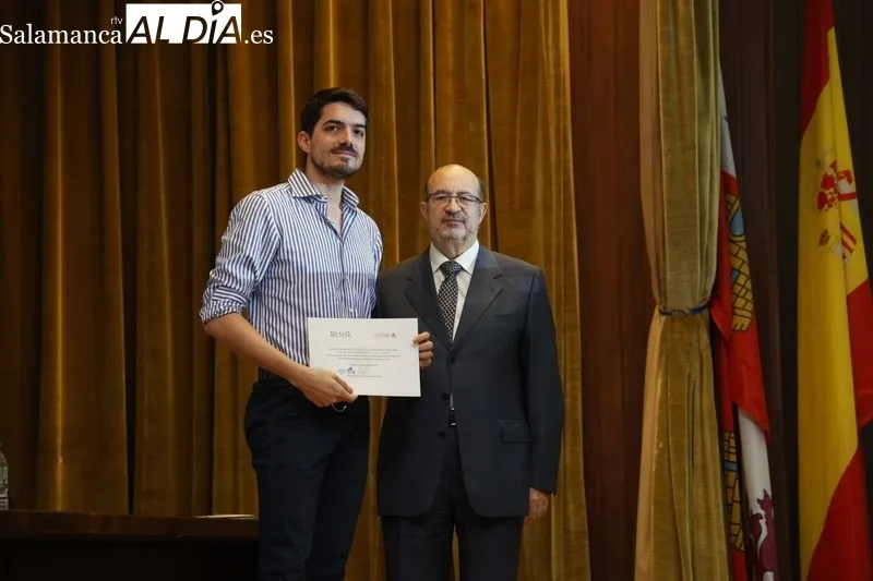 Entrega de los reconocimientos de la Facultad de Ciencias y de Química de la USAL, del curso 2022-23, para los estudiantes con mejores expedientes y el personal que alcanza la jubilación. Foto David Sañudo