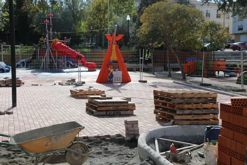 Comienzan las obras de acondicionamiento del acceso al parque infantil Carbajosa