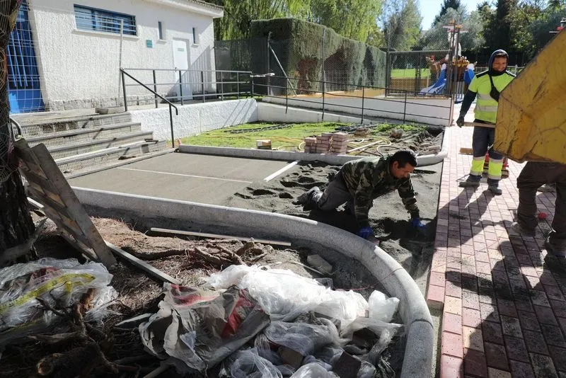 Comienzan las obras de acondicionamiento del acceso al parque infantil Carbajosa