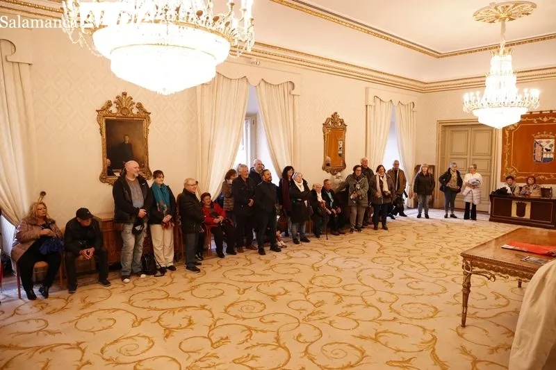 Miembros de la Casa de Salamanca de Leganés en el consistorio charro | FOTOS: David Sañudo 