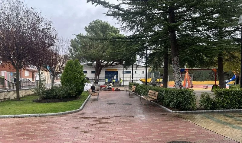 Comienzan las obras de acondicionamiento del acceso al parque infantil Carbajosa