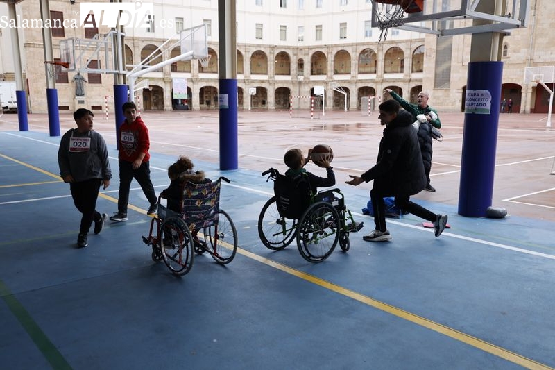 Pequeños y mayores disfrutan en Salamanca de 'Deporte en familia' | FOTOS: David Sañudo 