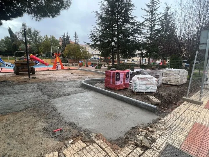 Comienzan las obras de acondicionamiento del acceso al parque infantil Carbajosa