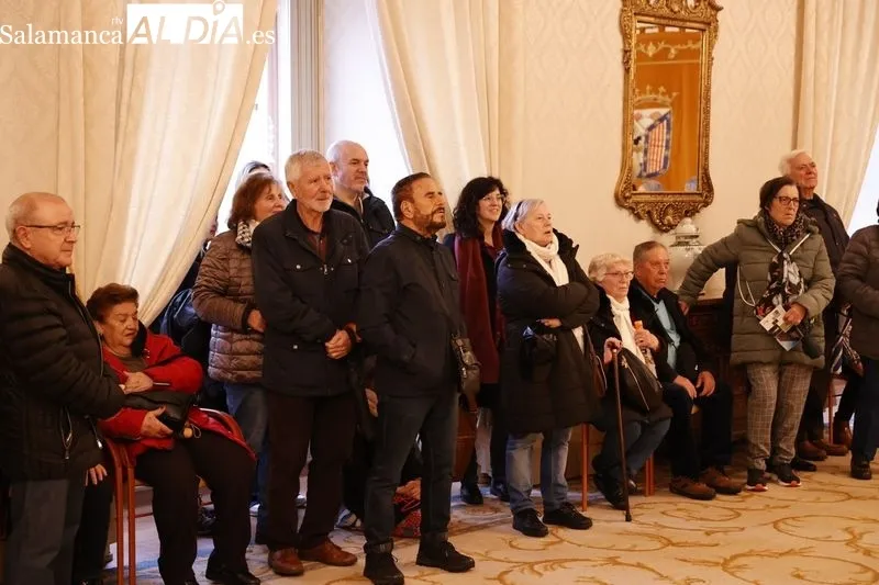 Miembros de la Casa de Salamanca de Leganés en el consistorio charro | FOTOS: David Sañudo 