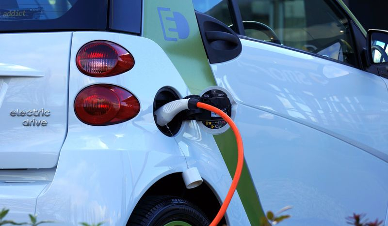 Con un vehículo ecológico se consiguen menores niveles de consumo de recursos naturales y de energía. Foto recurso Pexels