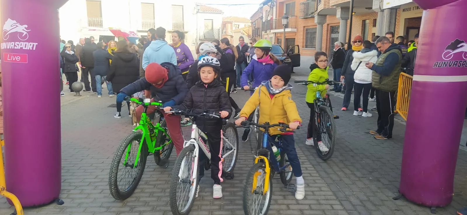 Macotera celebraba la undécima carrera o marcha solidaria navideña