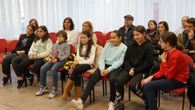Foto 9 - Los ni&ntilde;os del CAI y el colectivo de mayores de Santa Marta celebran el D&iacute;a Internacional de las Ciudades Educadoras 