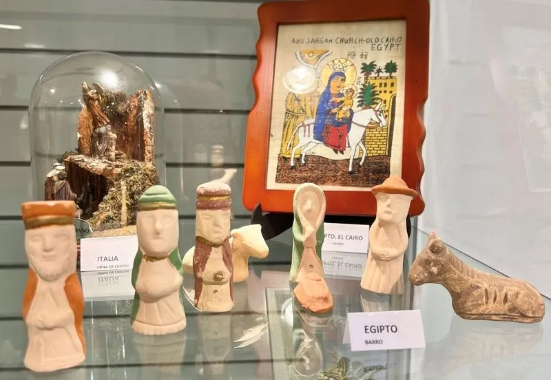 Exposición 'Belenes del Mundo' en el Centro Comercial El Tormes